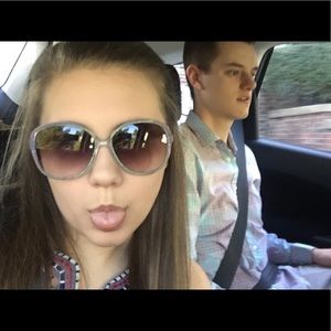 Meet your Posher, Grace